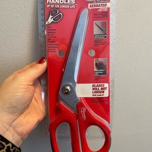 Milwaukee Red Serrated Scissors